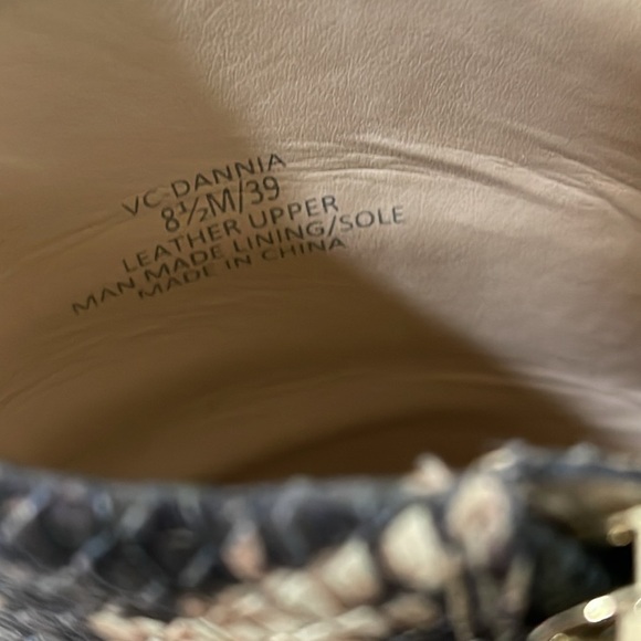 Sz. 8.5 Vince Camuto Dannia Leather Snakeskin Print Boots in Natural - Picture 14 of 16